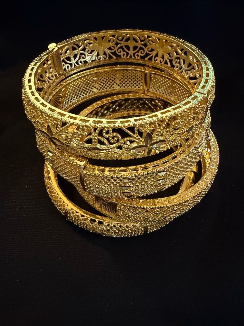 Gold Filigree Women’s Bangle Bracelet Set - Elegant Gold Tone - Picture 2 of 3